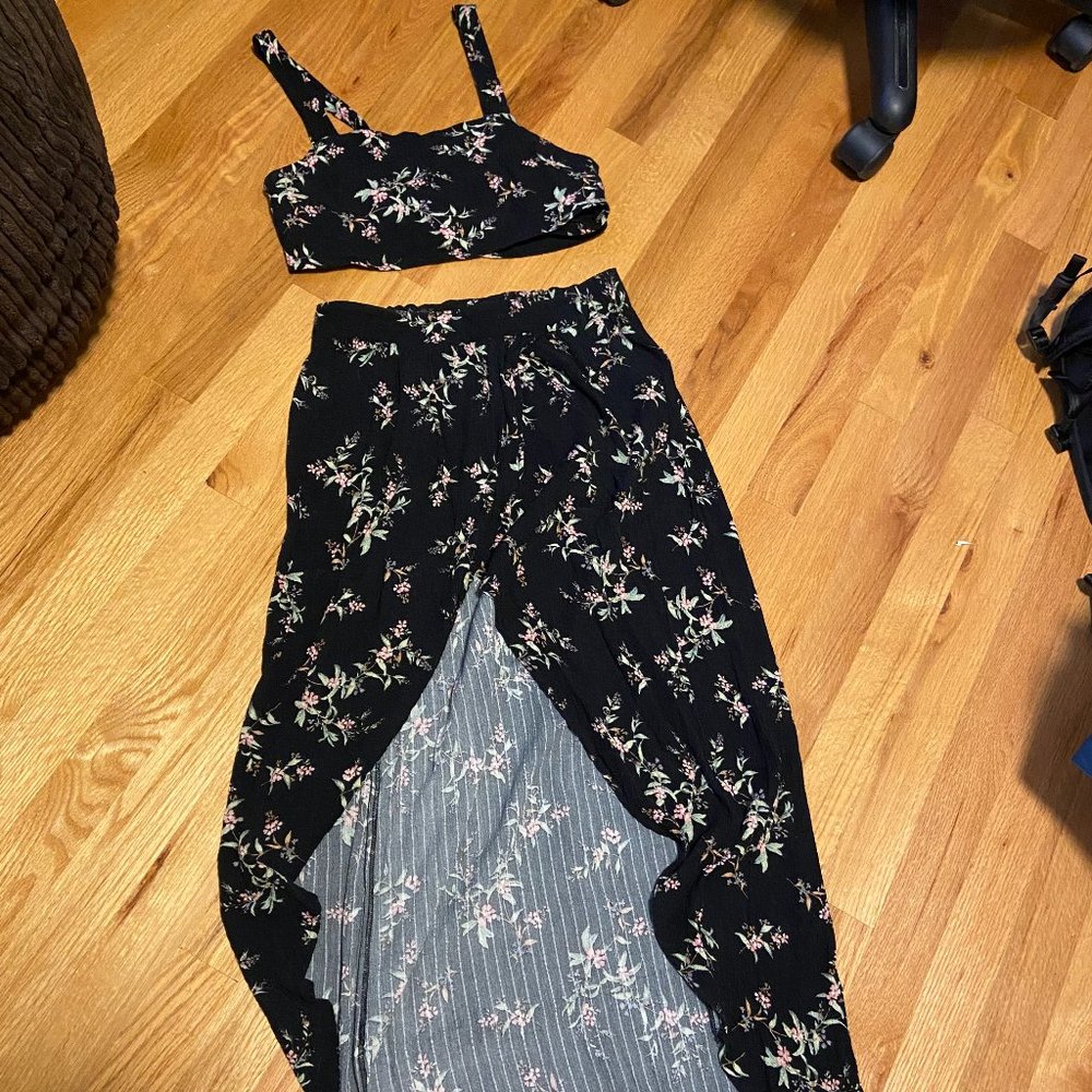 American Eagle Two Piece Floral Skirt Outfit S